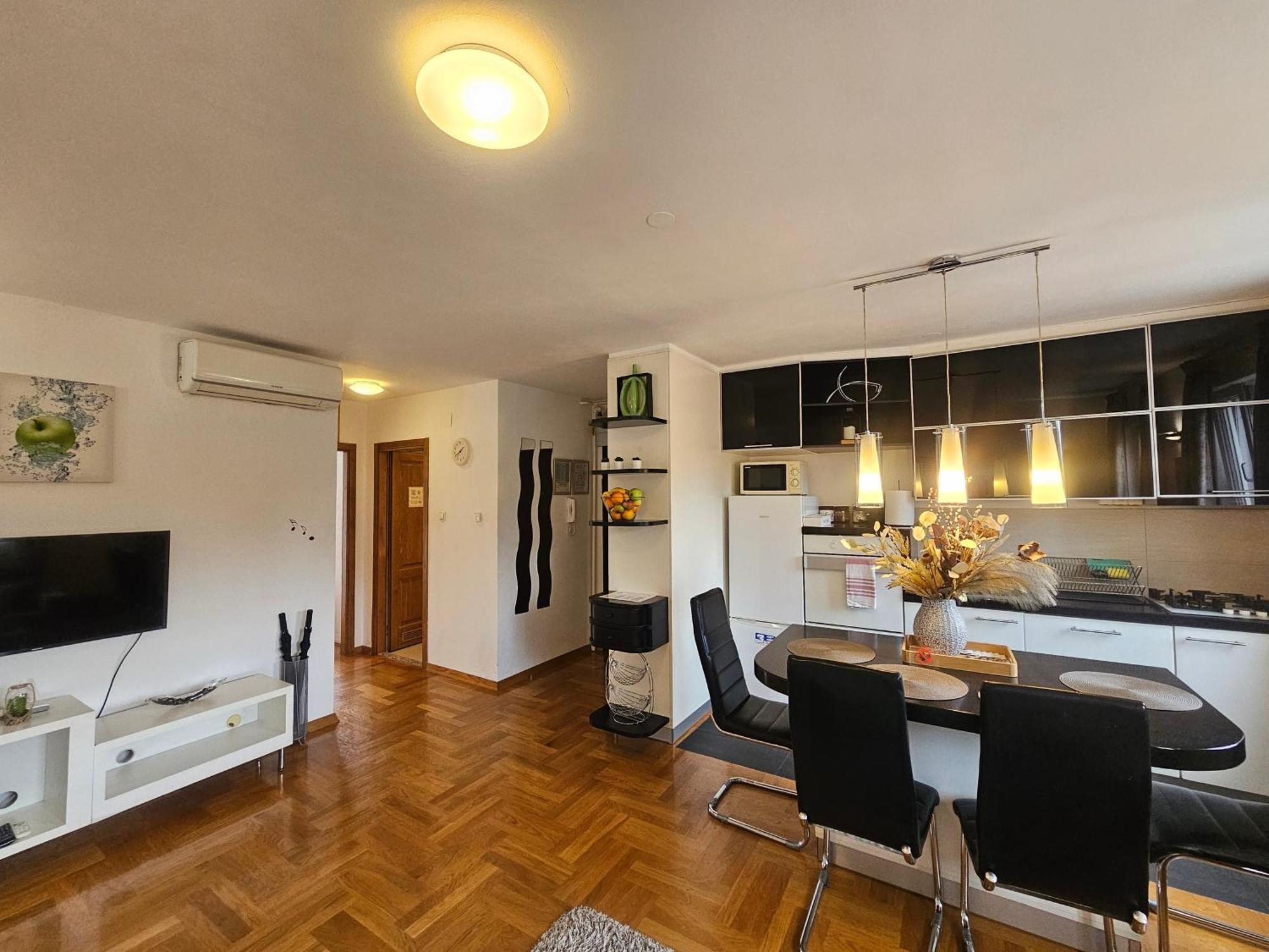 Apartments Tony Загреб Экстерьер фото