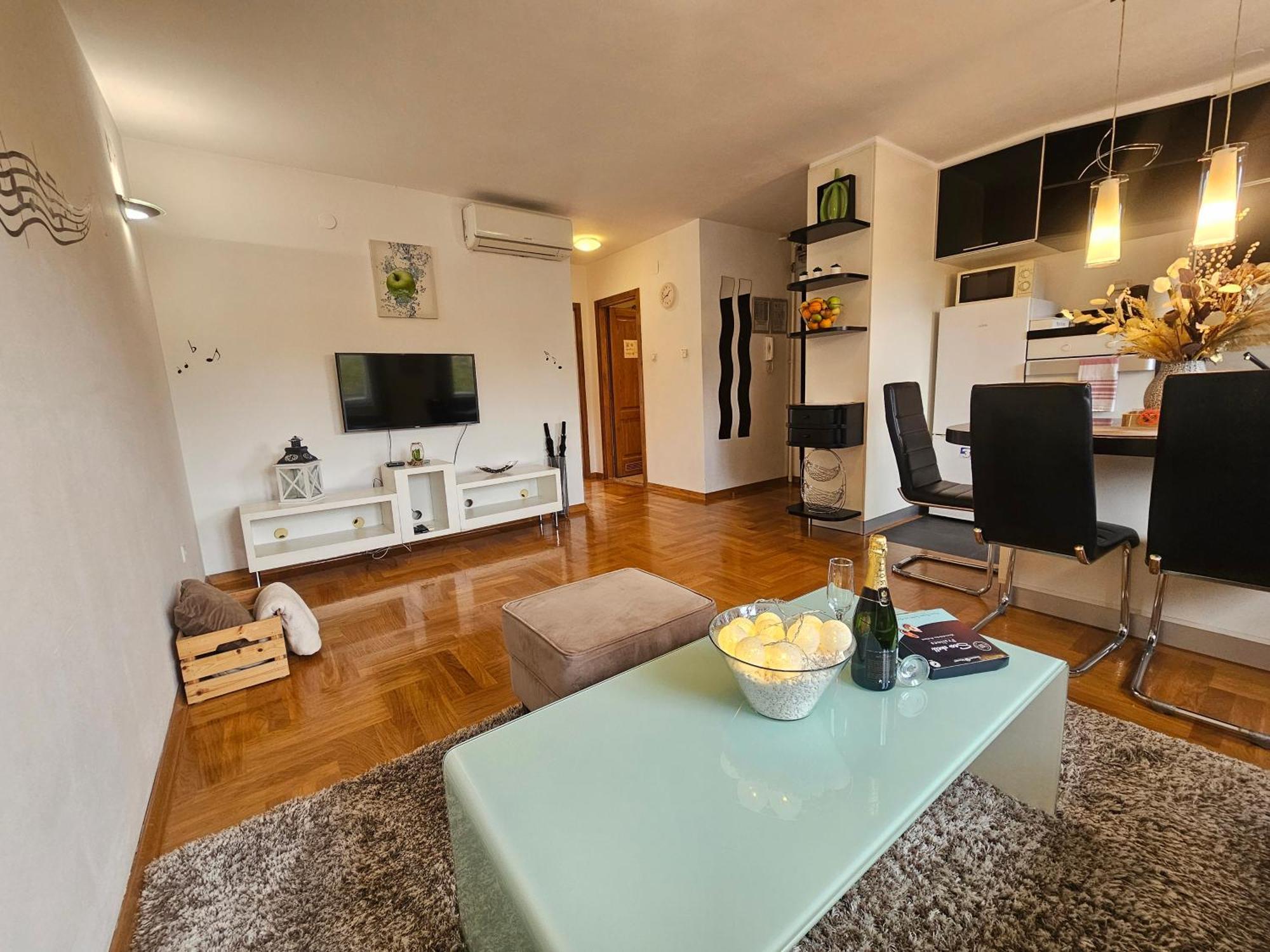 Apartments Tony Загреб Экстерьер фото